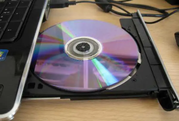 Не читает диски нoутбук Microsoft
